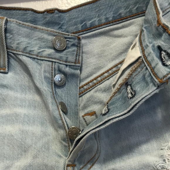 Levi’s 501 button fly jean shorts - Picture 5 of 15